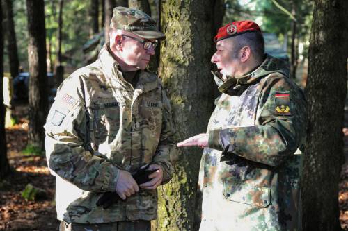 Ecco il "Figliuolo" tedesco: Merkel punta su un generale per fermare la quarta ondata