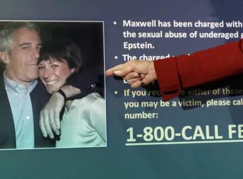 "Epstein e la complice? Due predatori sessuali": prime rivelazioni al processo Maxwell