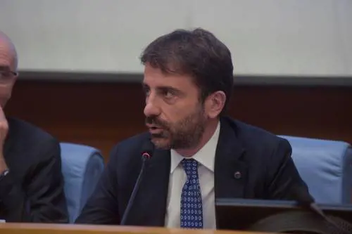 "Saltati eventi e vacanze". Ora Forza Italia incalza Orlando sulla Cig