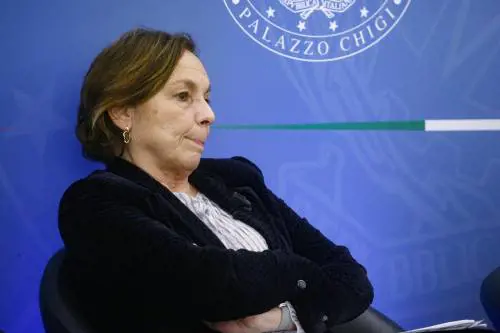 Lotta ai No vax, la Lamorgese vuol prendersi i meriti