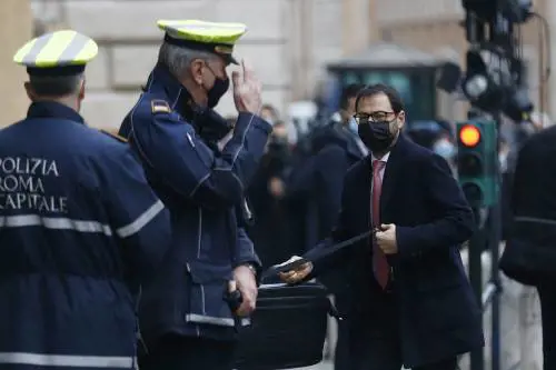 "Bollette in aumento? Colpa del centrodestra". La balla del ministro 5S