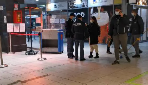 "Facciamo il massimo". Ma a Napoli pochi controlli sul Green pass