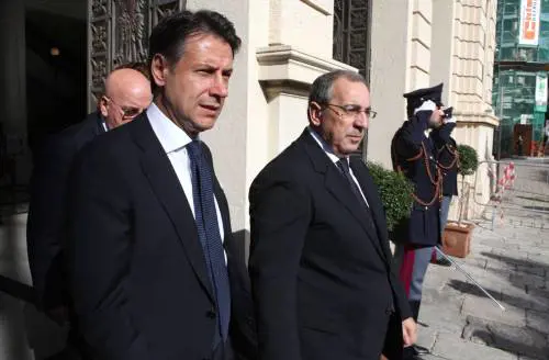 Moglie indagata per caporalato. Si dimette capo immigrazione del Viminale