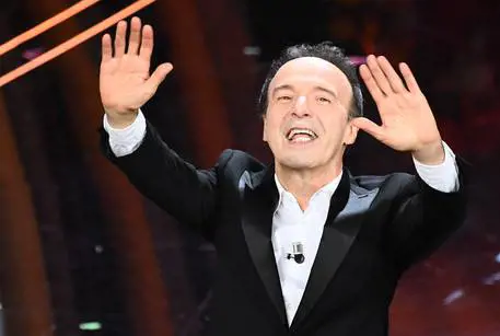 Benigni pronto per l'Ariston, forse i Maneskin. Festival a rischio stranieri (colpa del Covid)