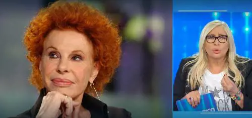 Ornella Vanoni, la caduta in treno poi lo sfottò alla Venier: "Sei troppo ricca"