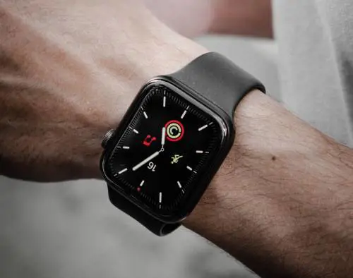 Se hai la febbre te lo dice Apple: le indiscrezioni sul Watch 8