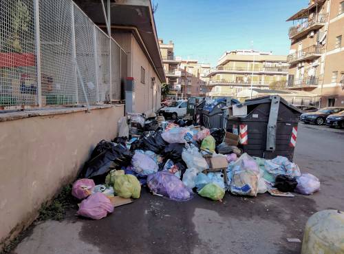 Roma rischia di essere seppellita dai rifiuti