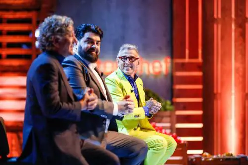 "Un piatto a luci rosse...". A Masterchef Ivana fa arrossire Cannavacciuolo