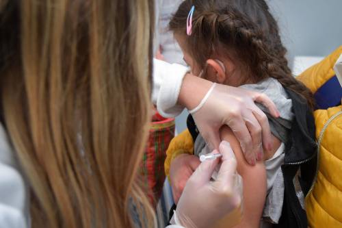 I vaccini ai bambini? "Importante proteggerli. E non si corrono rischi"