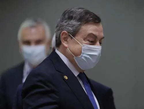 Draghi conferma la linea sui tamponi dall'estero: "Vogliamo proteggere l'Italia"
