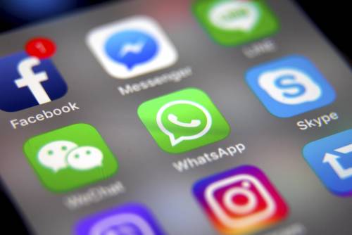 Leggi e scompaiono: su WhatsApp arrivano i messaggi top secret