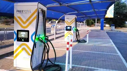 Mobilità elettrica, a Malpensa e Linate 15 colonnine per la ricarica ultrafast