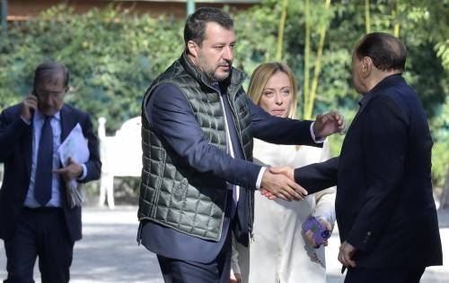 La telefonata Berlusconi-Salvini: pronto il piano per il tetto ai contanti