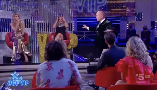 "Come te l'ho data, te la tolgo": lite furiosa tra Sonia Bruganelli e Alfonso Signorini