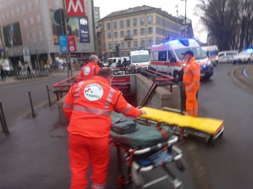 Milano, ancora una brusca frenata della metro. Una donna in ospedale