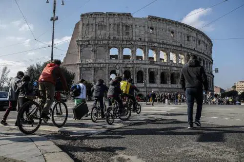 Pm10 oltre i limiti, stop circolazione mezzi più inquinanti
