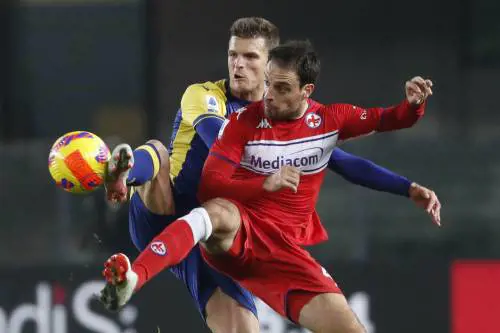 Fiorentina sotto scacco per 80 minuti, poi si sveglia e pareggia a Verona