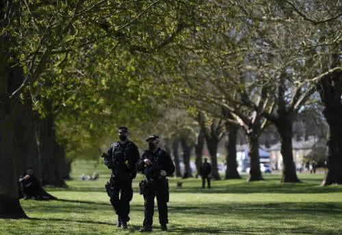 Paura per la Regina a Windsor: preso un 19enne armato