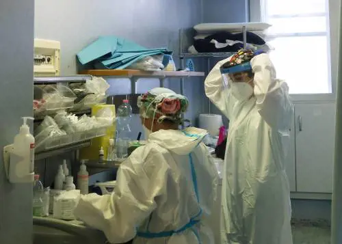 Il primo caso di "flurona": cos'è il mix Covid-influenza