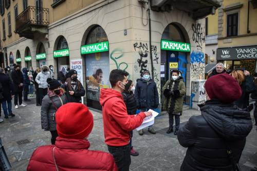 Sindaco vuole fare i tamponi solo ai residenti: Ats lo ferma