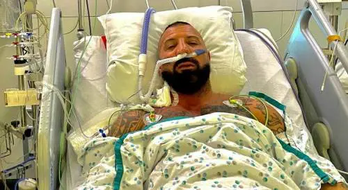 Morto Sinistra, campione belga di kickboxing. Negazionista del virus, aveva lasciato l'ospedale