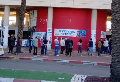Da Israele il dubbio sulla quarta dose: "Perché indebolisce l'immunità"