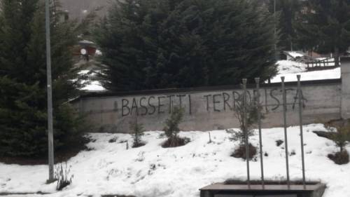 "Disonore...": gli insulti choc dei No vax su Bassetti