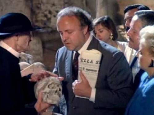 Renato Scarpa nel film "Il mistero di Bellavista" di Luciano De Crescenzo (1985) 