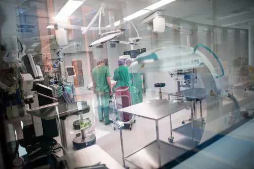 "Gli interventi? Di fatto fermi": l'allarme dei chirurghi italiani