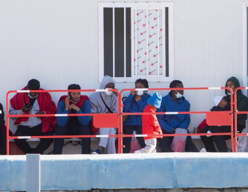 Nuovo sbarco a Pozzallo, via libera all'arrivo della Sea Watch 3 con 440 migranti a bordo 