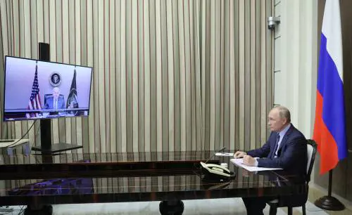 L'ombra nucleare dietro alla telefonata Biden-Putin