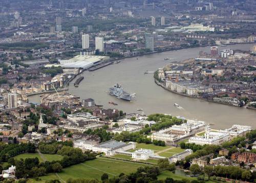 La "bomba" a orologeria al largo del Tamigi che preoccupa Londra