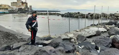 Bimbo annegato a Torre del Greco: i rilievi dei carabinieri