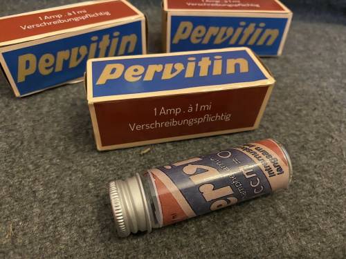 Vino, cocaina, oppio e Pervitin. Salvate il soldato tossicomane