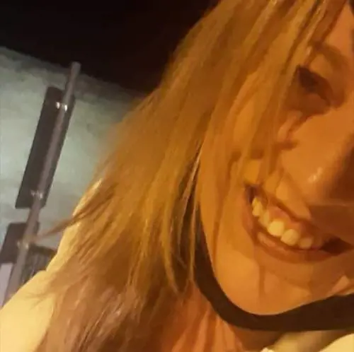 "È di destra". E non le danno il tesserino per lavorare