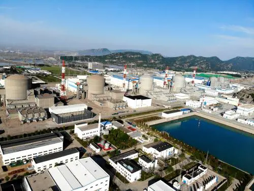 Bruxelles apre al nucleare ma chiede il parere a tutti i governi e al Parlamento Ue