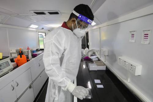 Dai contagi ai decessi ecco la lezione del Sudafrica su Omicon