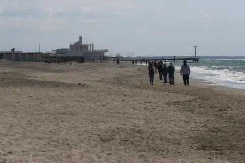 La macabra scoperta in spiaggia che può riaprire un "cold case"