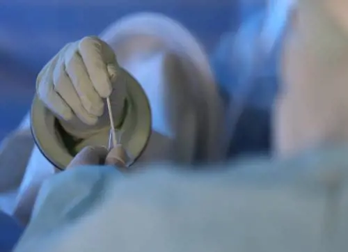 Positivo al Covid per più di un anno: cosa è successo al paziente
