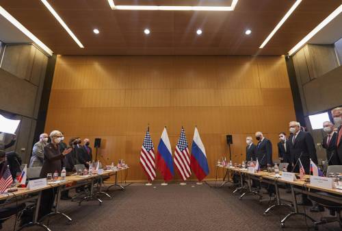 Vertice Usa-Russia: nulla di fatto. Tutto rimandato alla Nato e all'Osce