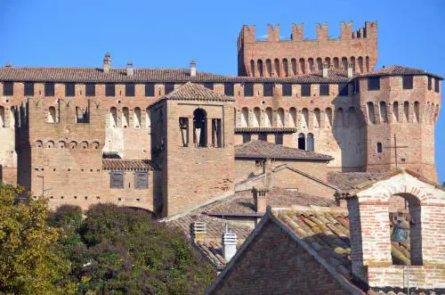 Gradara: la capitale del Medioevo dove si amarono Paolo e Francesca