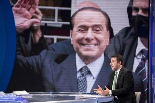Matteo rassicura Berlusconi: "Siamo con te, saremo leali". Il nodo piano B degli alleati