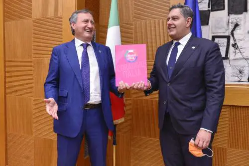 I centristi in cerca di una strategia comune. Toti: i veti sul Cavaliere sono inaccettabili