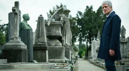 Monterossi, detective in fuga dal trash