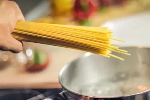 Pane, pasta, pesce e verdure: tutti i rincari nel carrello della spesa