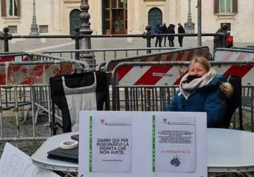 Non fa il tampone: la deputata no vax Cunial bloccata alla Camera