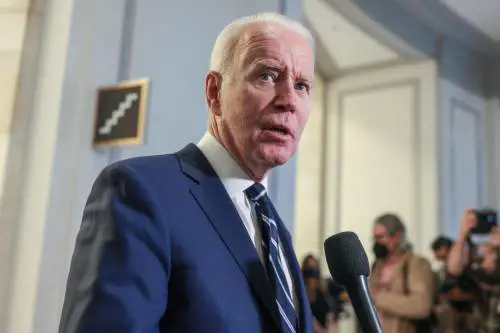 Schiaffo a Biden: Corte suprema boccia obbligo vaccinale per il personale delle grandi aziende