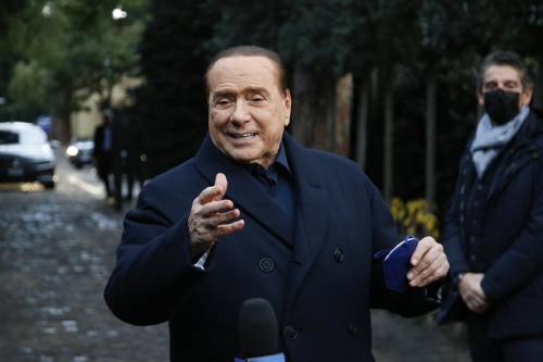 Quirinale, Berlusconi resta a Milano. Salvini: "Il vertice si farà in settimana"