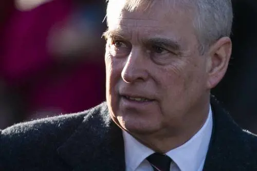 Un principe degradato. Andrea perde i titoli. Non è più "Sua Altezza"