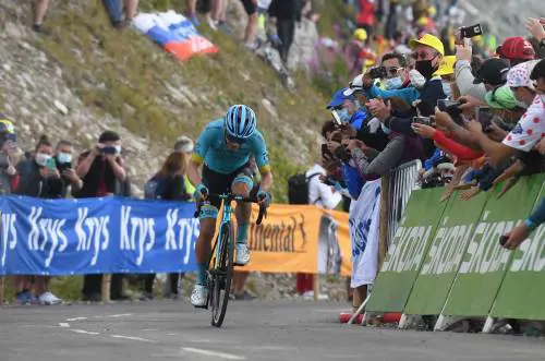 Il Giro d'Italia snobbato dalle multinazionali non è più corsa da big